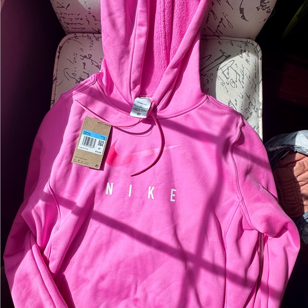 NWT Nike bright Pink One Therma- FIT Pullover Hoodie with Nike Swoosh -NEW M